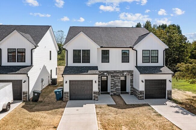Building Photo - **Discover Unparalleled Luxury in a Prime ...