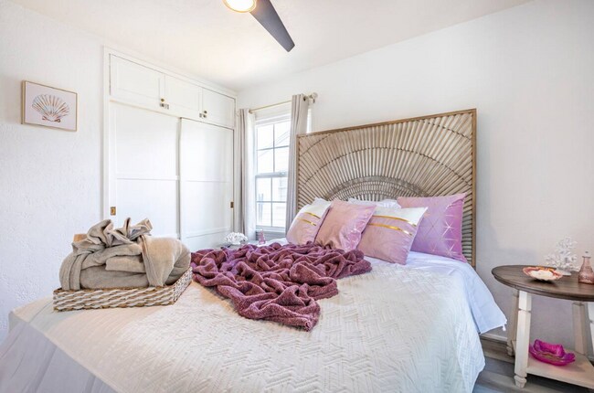 Building Photo - 6671 Calvin Ct