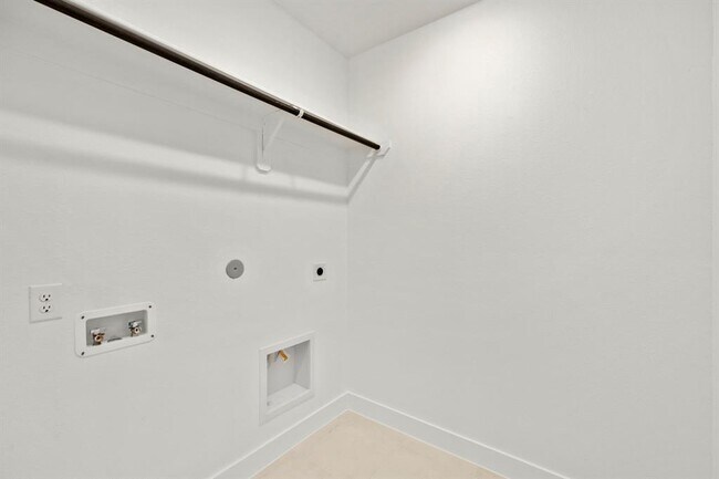 Building Photo - 7810 Starfish Arbor Dr
