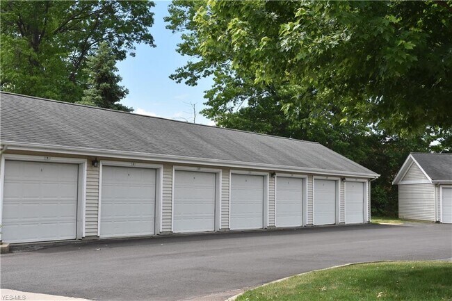 Building Photo - 100 Community Dr