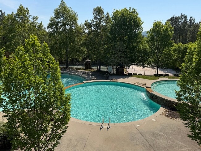 Building Photo - 1615 Elmwood Ct