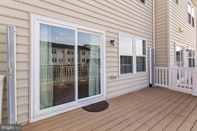 Building Photo - 6405 Walcott Ln
