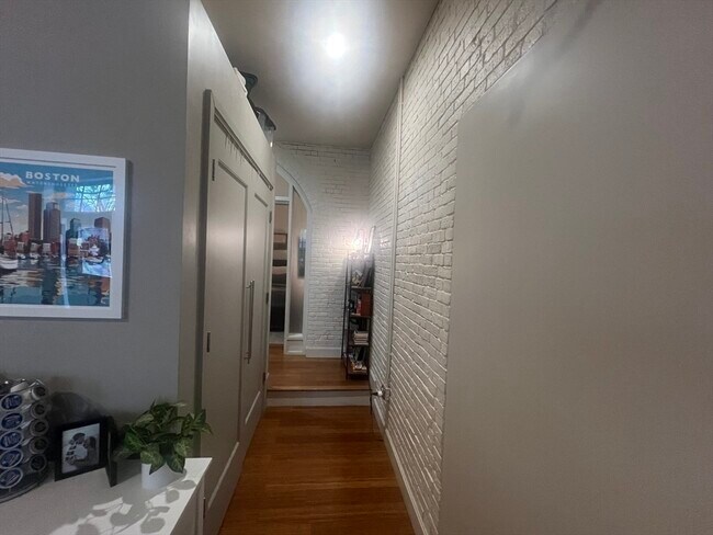 Building Photo - 33 3rd Ave