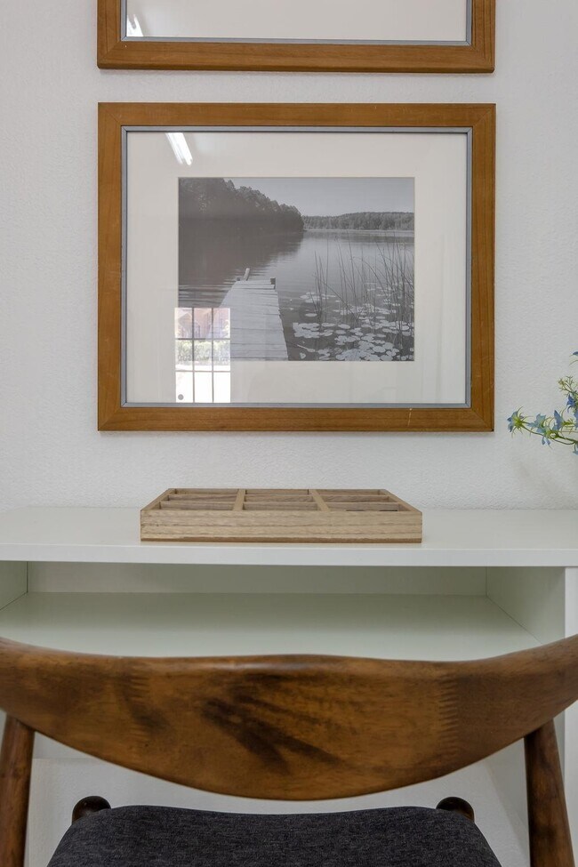 Building Photo - 3421 Sunnyside Dr