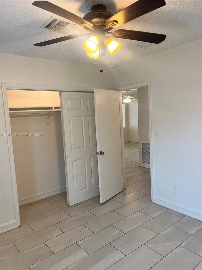 Building Photo - 2300 SW 44th St