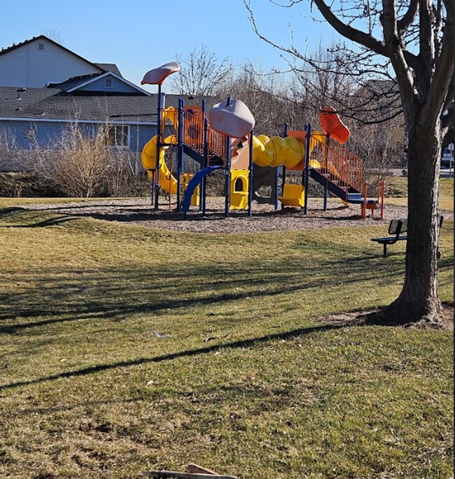 Building Photo - 1/2 off First Full Month! 3bed/2.5 bath ho...