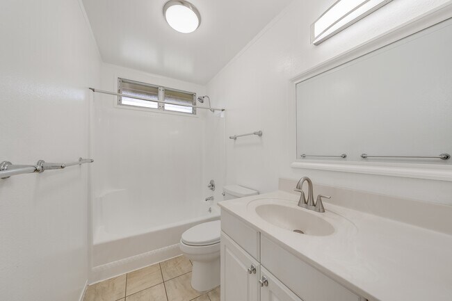 Building Photo - 98-533-504 Kamahao Pl