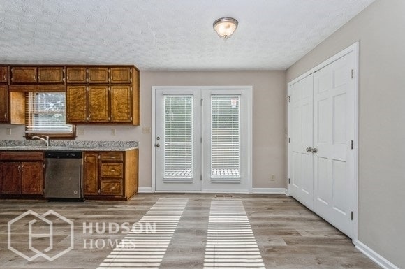Building Photo - SELF TOUR NOW! - 2650 Green Meadow Ln NE, ...