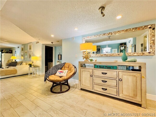 Building Photo - 10044 S Ocean Dr