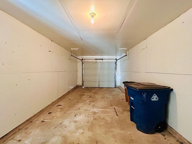 Building Photo - 9303 Kempler Dr