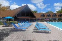 Building Photo - 3660 Inverrary Dr