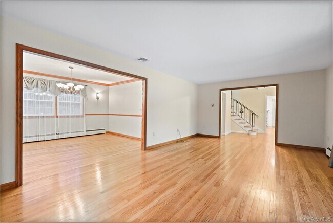 Building Photo - 11 Orchard Cir