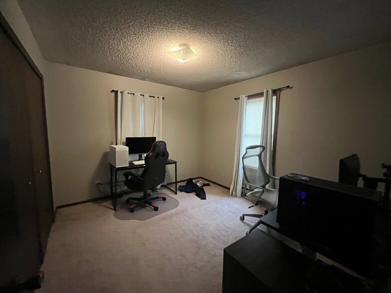 Bedroom - 2403 Tony Ct