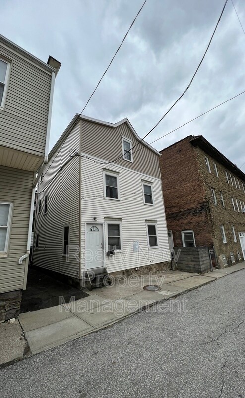 Building Photo - 12226 Fairview Ct