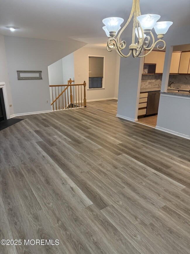 Building Photo - 604 Woodhaven Dr