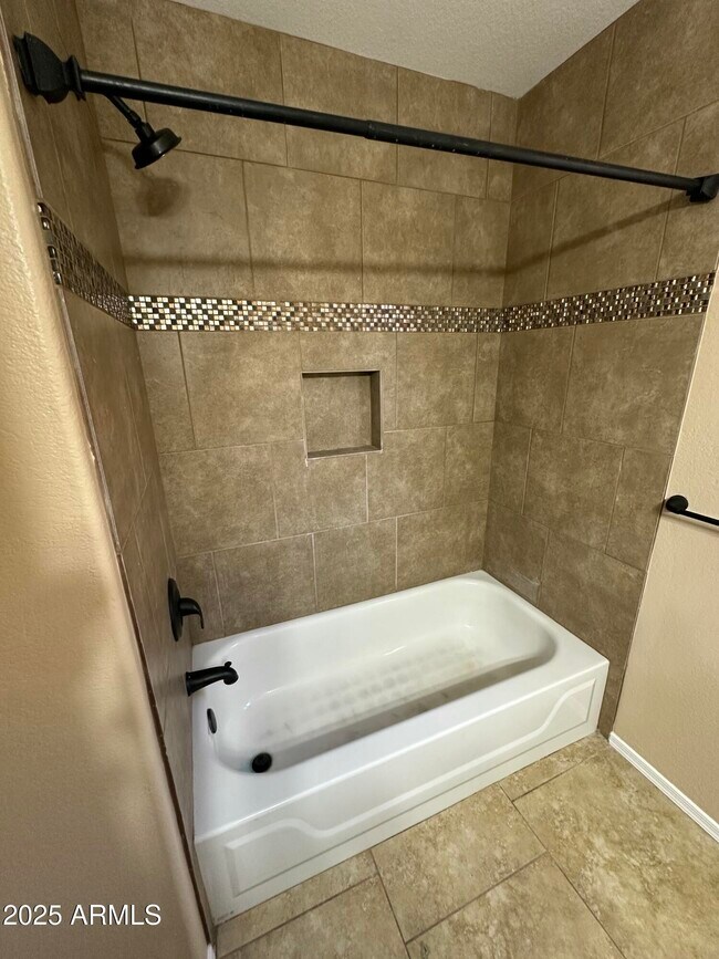 Building Photo - 4833 W Taro Dr