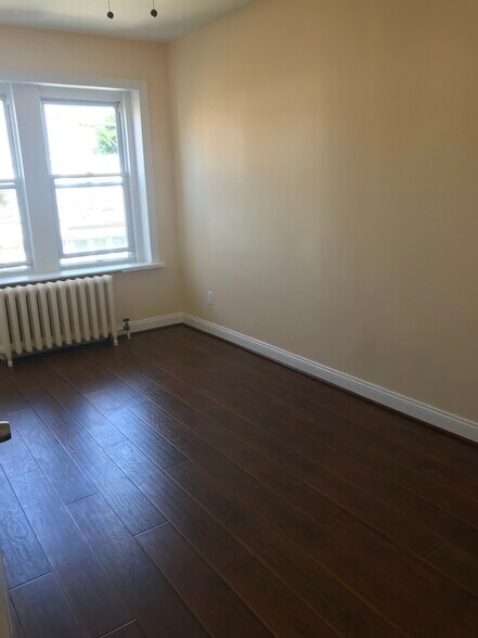 Building Photo - 533-2 Gerhard St