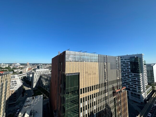 Building Photo - 8 Museum Way