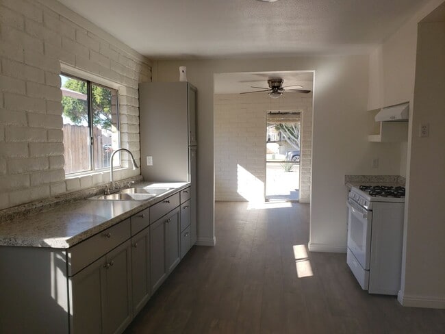 Building Photo - Remodeled/Updated home for Rent.
