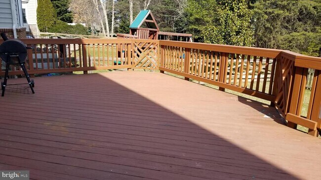Building Photo - 43649 Riverpoint Dr