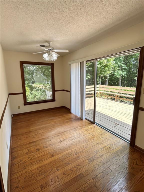 Building Photo - 115 Nesbit Ferry Pl
