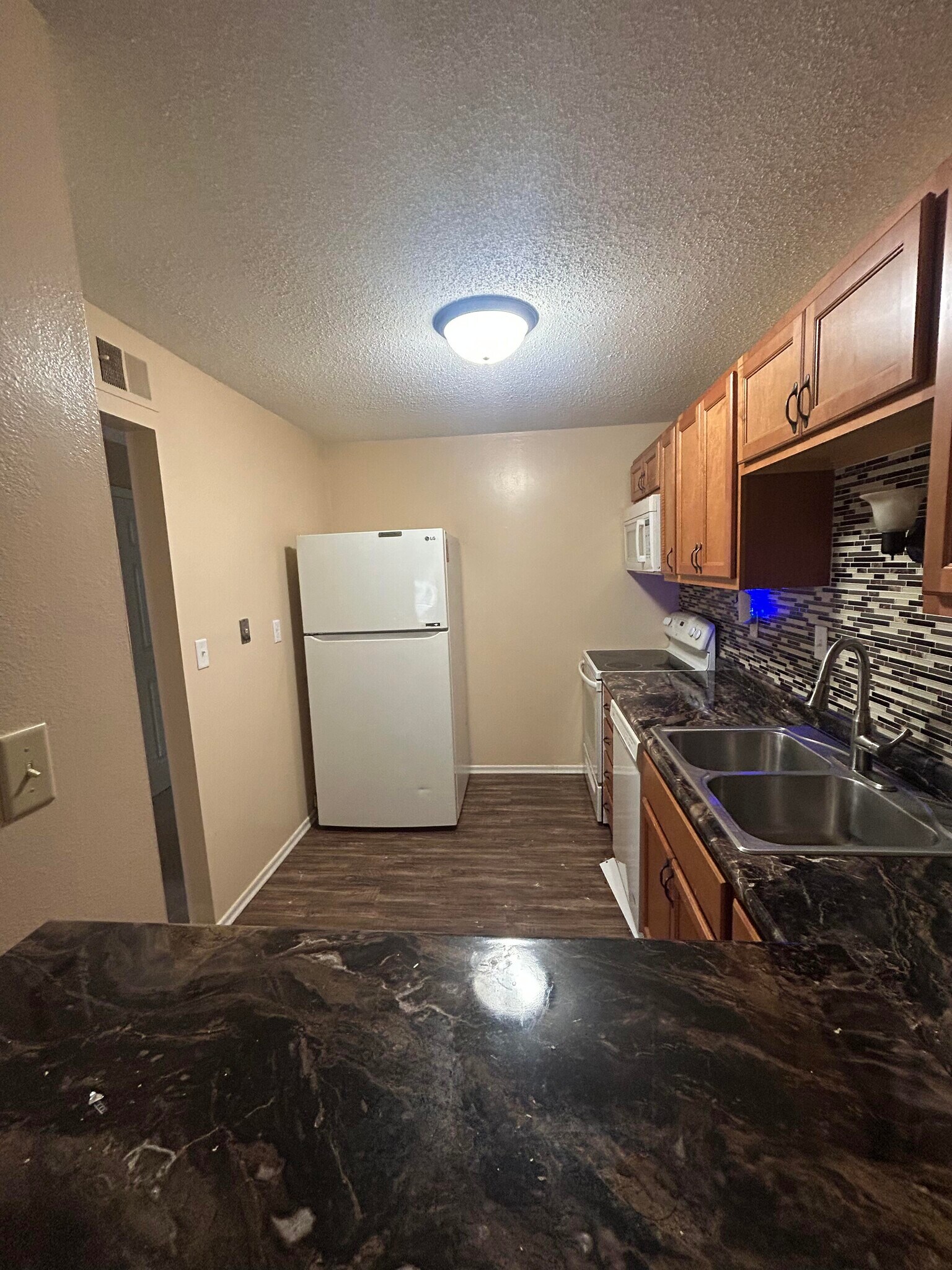 Kitchen - 1233 Guelbreth Ln