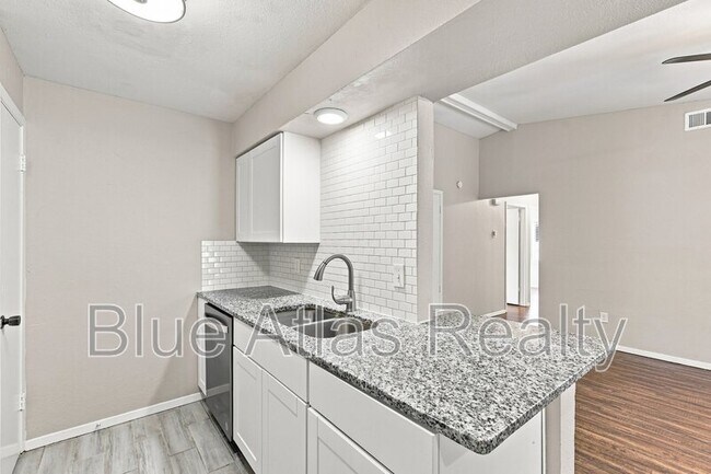 Building Photo - 3609 Galaxie Dr