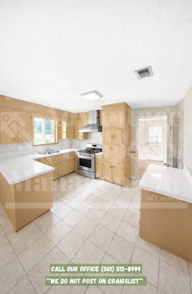 Building Photo - 1012 Woodside Dr