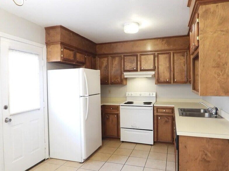 Shenandoah Townhomes 16 Hillcrest Dr Hattiesburg MS 39402 Apartment