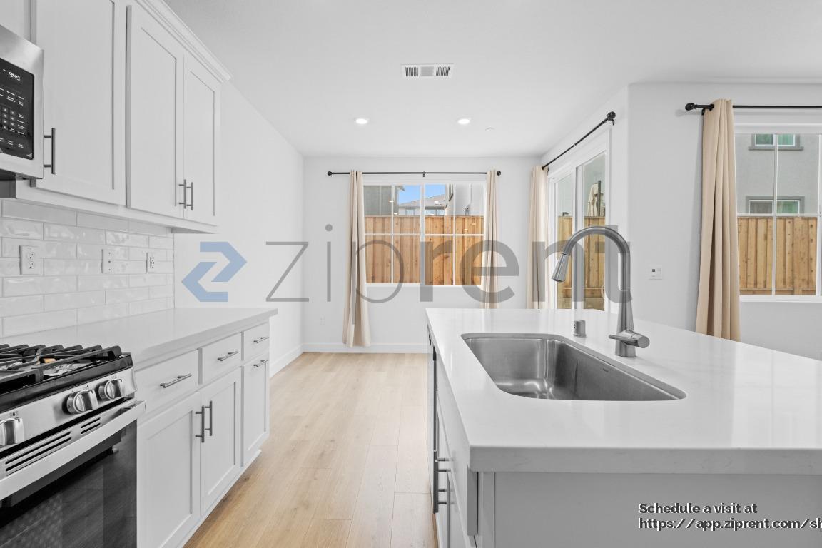 Building Photo - 208 Wellspring Ln