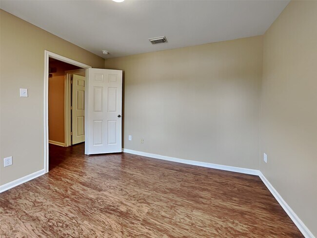 Building Photo - 13775 Running Bear Dr