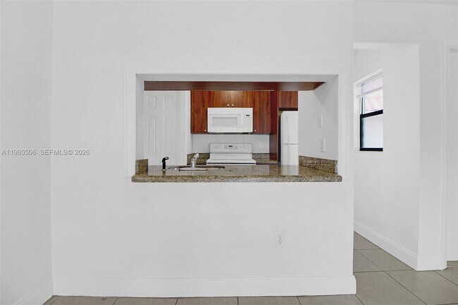 Building Photo - 9730 Hammocks Blvd