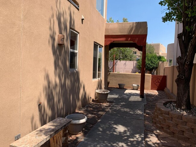 Building Photo - 12609 Sandia Ridge Pl NE