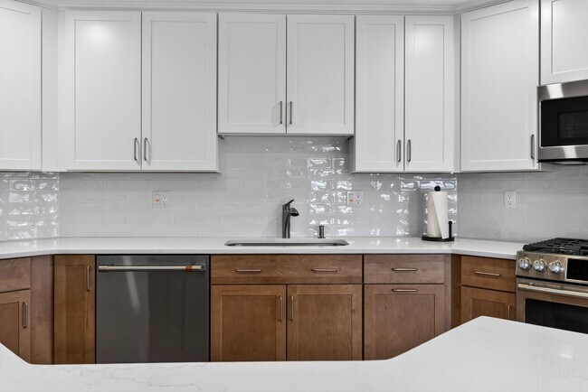 Building Photo - Gorgeous 2 Bed + Office | 2 Bath | 1,771 Sq Ft | Brand New Construction