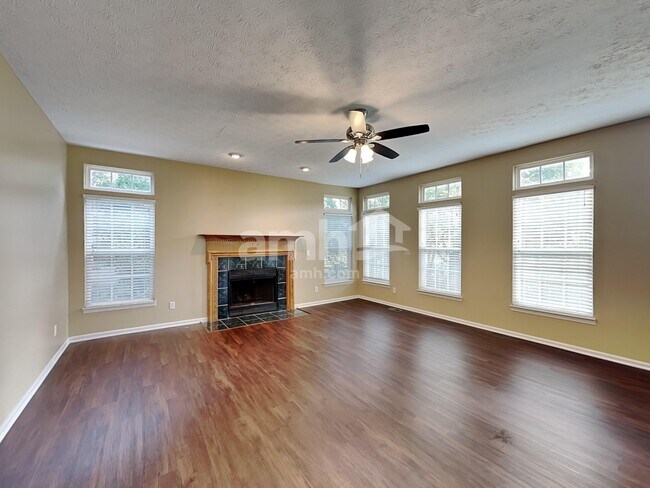 Building Photo - 453 Dakota Run