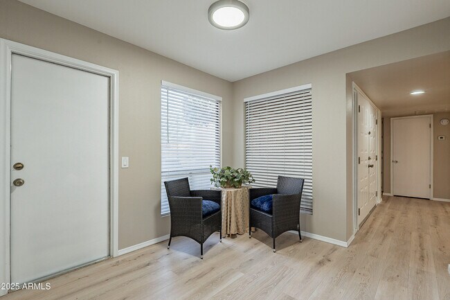 Building Photo - 25822 S Boxwood Dr