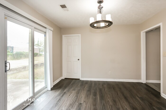 Building Photo - 8 Silverwood Dr