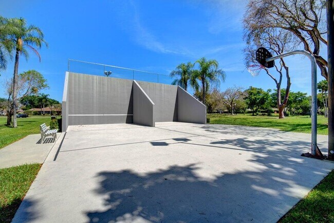 Building Photo - 8046 Summerview Terrace