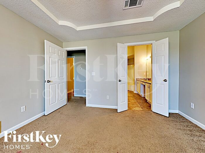 Building Photo - 7699 Parkmont Dr