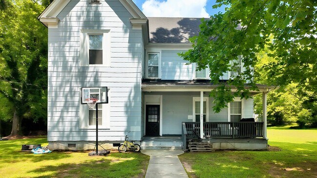 Primary Photo - 707 2nd Ave