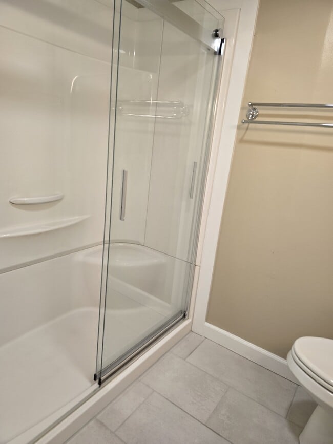 Building Photo - 5709 Lyons View Pike