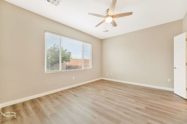 Building Photo - 55 and older Neighborhood in SOLERA DEL WEBB.  2 Bedroom, 2 bathroom