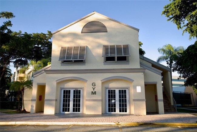 Building Photo - 8363 Lake Dr