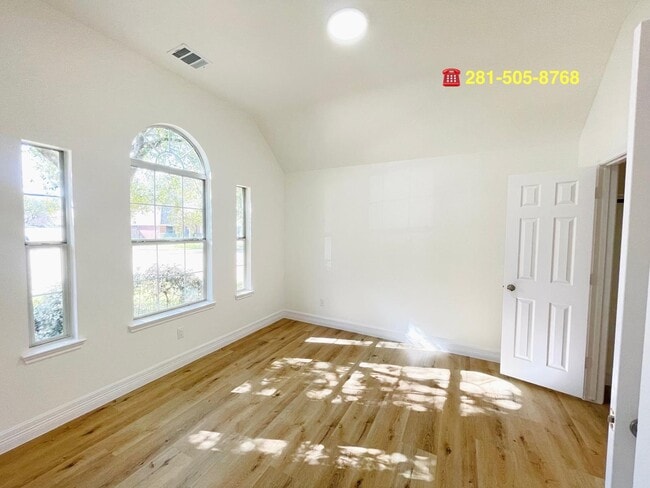 Building Photo - 7510 Golden Thistle Ln