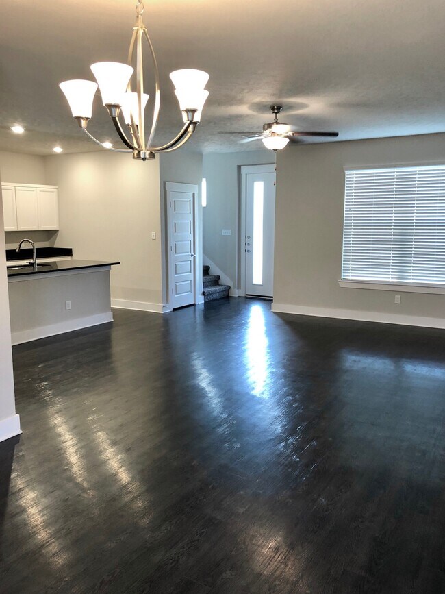 Building Photo - 3919 WS Phillips Pkwy