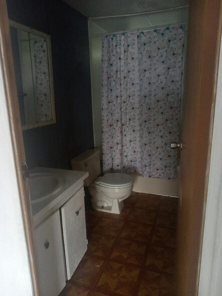 Building Photo - 7566 Peyraud Dr