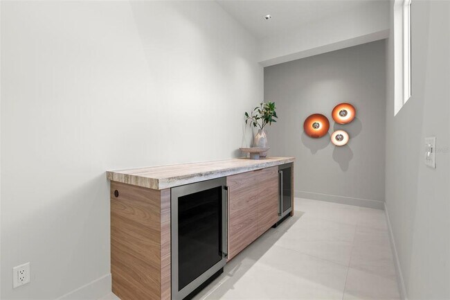 Building Photo - 150 51st St N