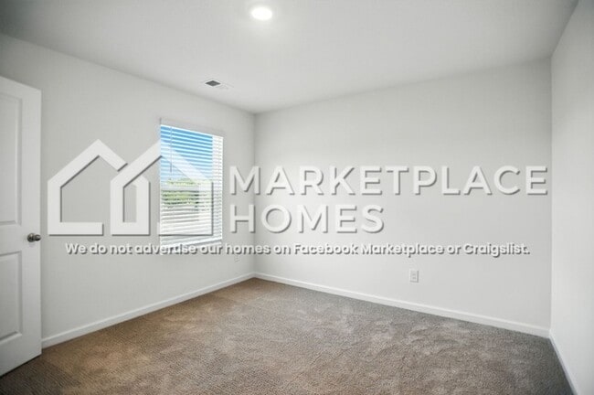 Building Photo - 341 Arrowhead Dr