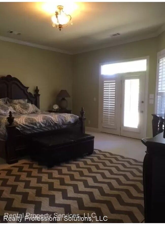 Building Photo - 4 br, 3.5 bath House - 8312 Chadburn Crossing