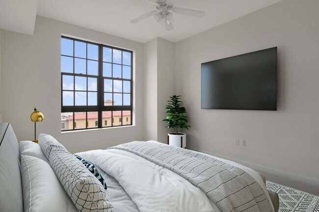 Building Photo - 801 S Olive Ave